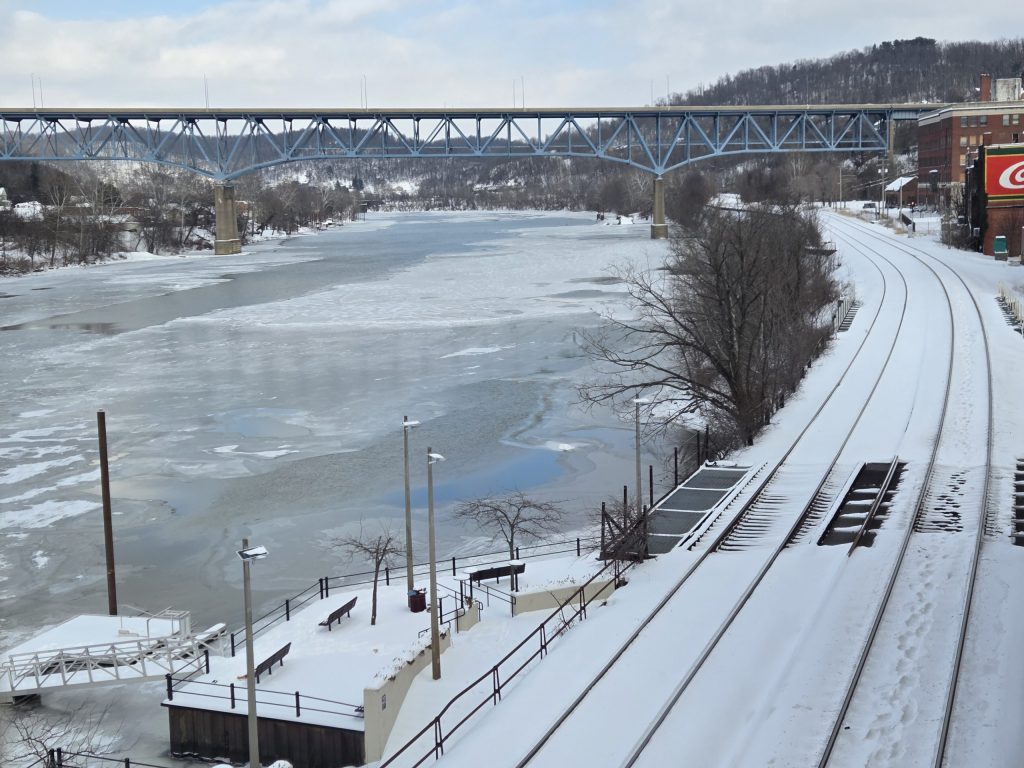 Officials monitoring ice build-up on Western Pennsylvania rivers